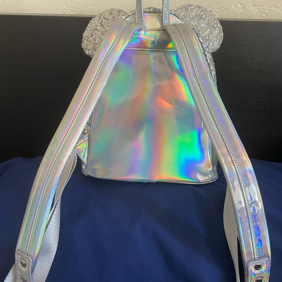 GENTLY USED SILVER SEQUIN/HOLO LOUNGEFLY BACKPACK - Picture 2 of 6